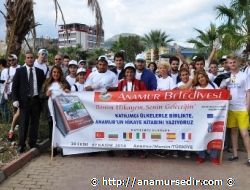 Anamur'a Gelen Avrupal� ��rencilerden Sahil Temizli�i
