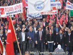 B�NLERCE VATANDA� TOROSLAR'DAN CUMHUR�YET ALANI'NA Y�R�D�